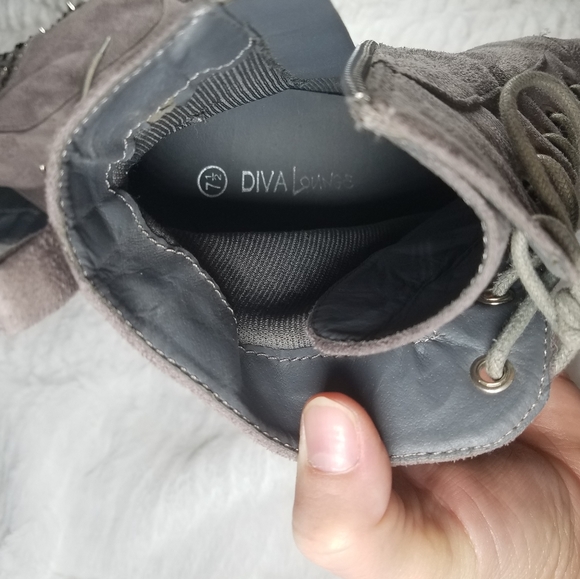 Faux suede grey platform spiked booties - Picture 5 of 9